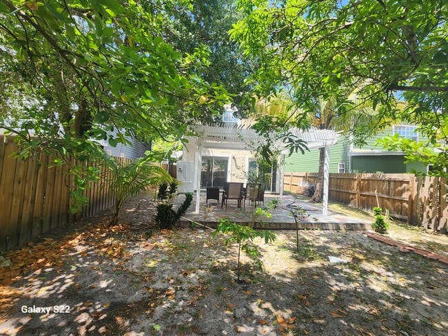 Building Photo - 5884 Dewberry Way