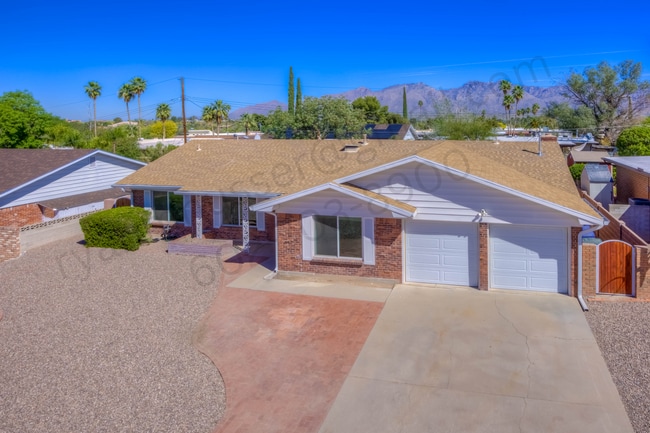 Foto del edificio - 6821 E 4th St