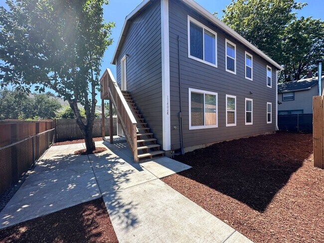Foto del edificio - Brand New Construction 2 Bed 1 Bath Duplex!