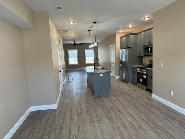 Building Photo - 3012 Sunset Dr
