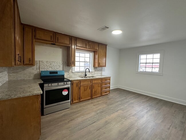 Building Photo - 1900 College Ave