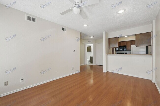 Foto del edificio - 9520 Royal Ln