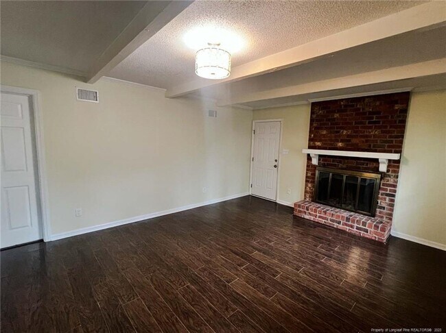 Building Photo - 544 Hilliard Dr