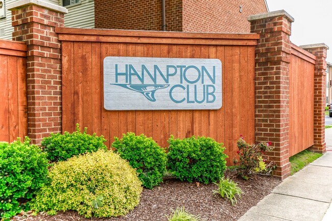 Building Photo - "Low Maintenance Living" In Prime Hampton Roads Area