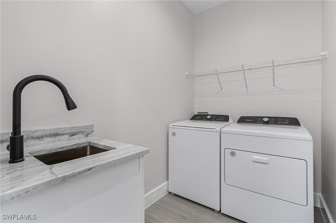 Building Photo - 26221 Sandhill Blvd