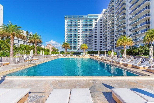 Building Photo - 2301 Collins Ave