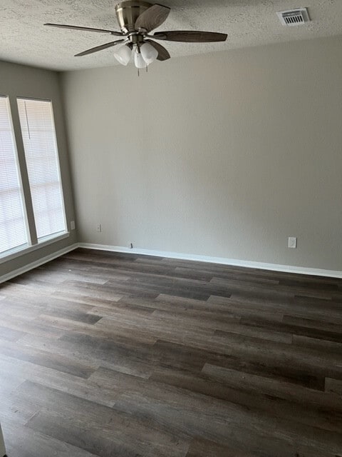 Building Photo - 16326 Locke Haven Dr