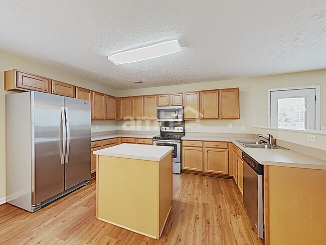 Foto del edificio - 377 Stewart Springs Dr