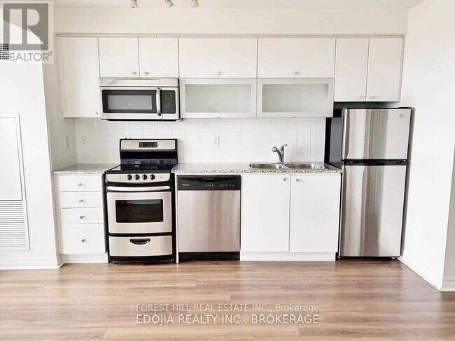 Photo du bâtiment - 2015 Sheppard Ave E