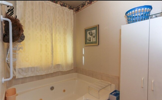 Building Photo - 1515 Chardonnay Dr