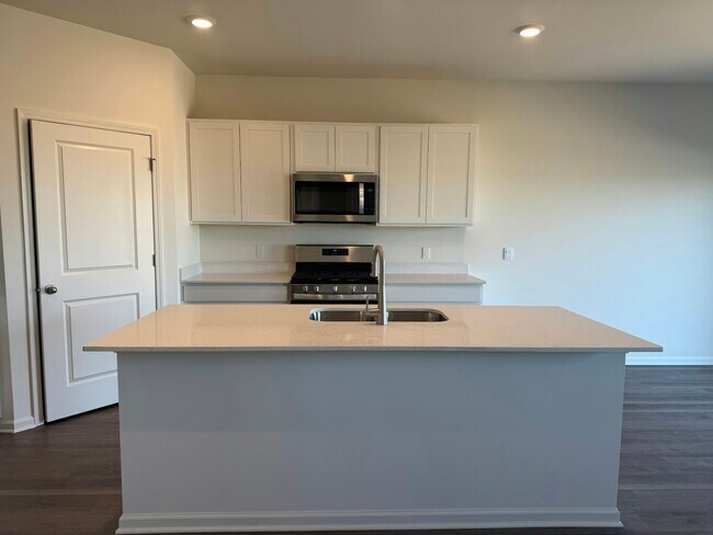 Foto del edificio - 7618 W 103rd St