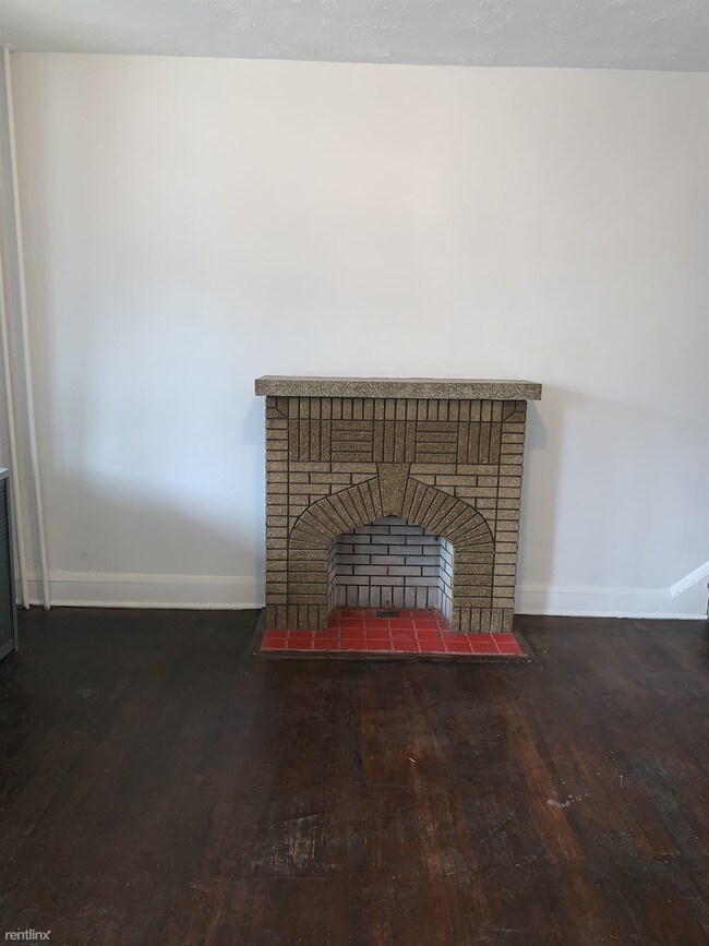 Building Photo - 3227 Chesterfield Ave