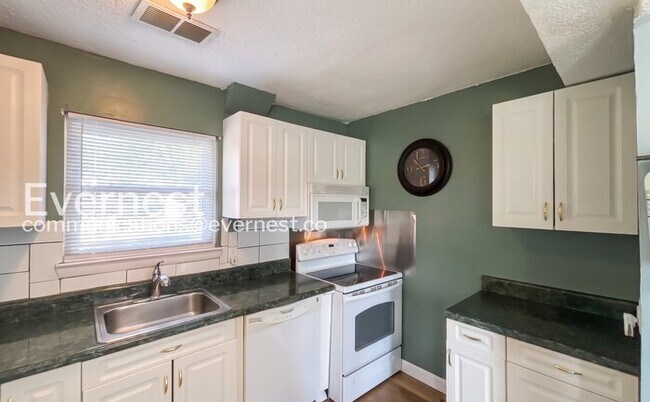 Foto del edificio - 3966 N Quail Ln