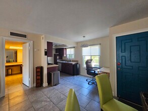 Building Photo - 2160 S Palm Canyon Dr