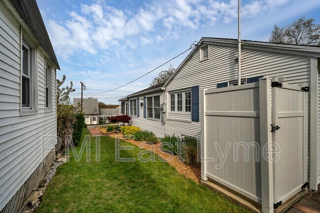 Building Photo - 29 Bayview Rd