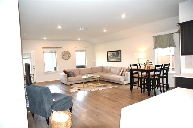 Foto del edificio - 6440 Water Rpds Dr