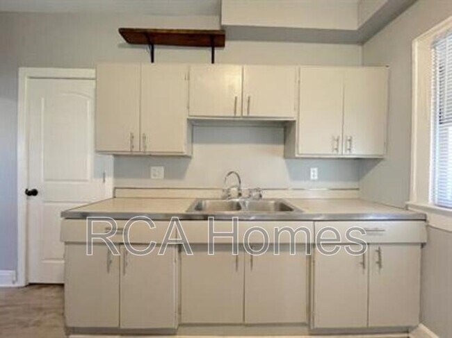 Foto del edificio - 2504 Boulevard Pl