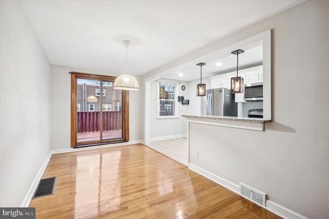 Foto del edificio - 650 Magnolia Ave