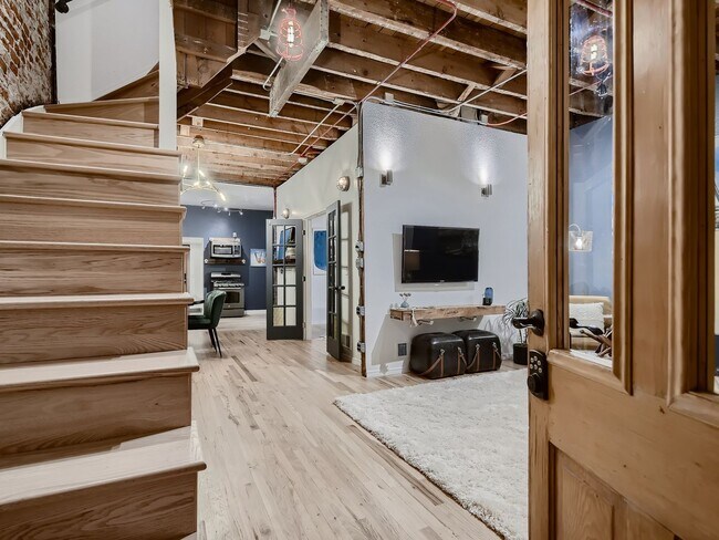 Foto del edificio - Beautifully Updated Curtis Park Home