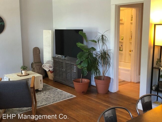 Building Photo - 1 br, 1 bath House - 4945 Loughborough Avenue