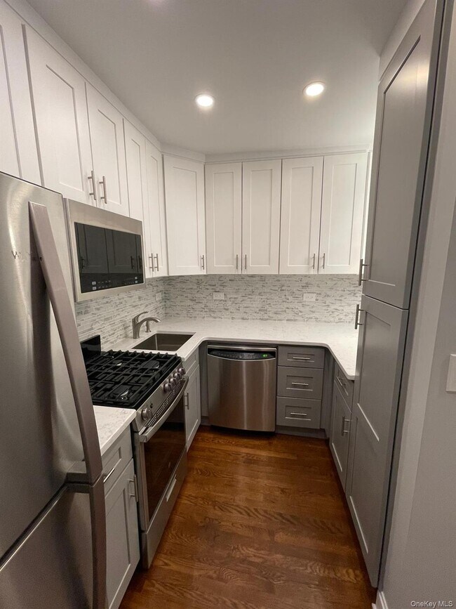 Foto del edificio - 5730 Mosholu Ave