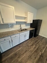 Interior Photo - Square 9