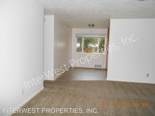 Building Photo - 3 br, 1 bath House - 12740 SW EDGEWOOD ST.