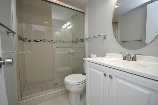 Foto del edificio - 7980 N French Dr