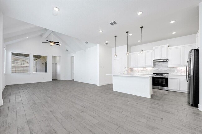 Foto del edificio - 21711 Meridian Duskywing Dr