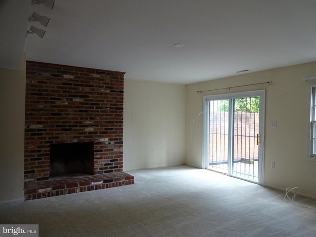 Building Photo - 6328 Golf Course Square