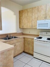 Building Photo - 1126 SW 47th Terrace