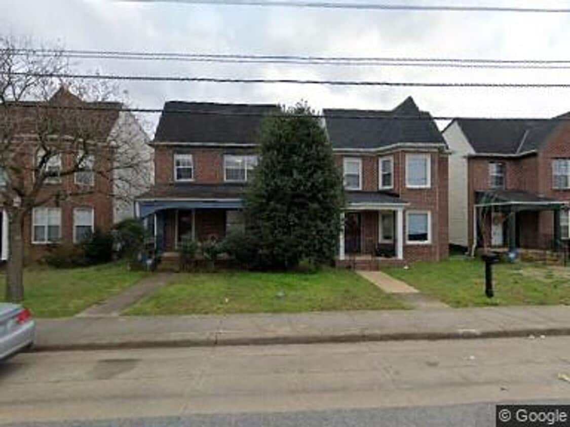 Primary Photo - Adorable 3 bdrm/1.5 bath Home Located Clos...