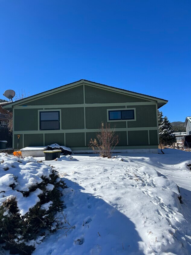 Primary Photo - 130 Lakeview Pl