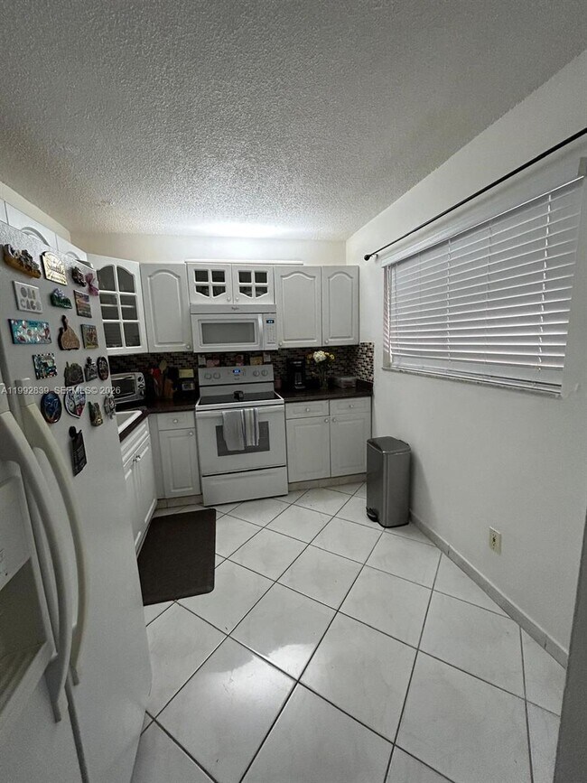 Foto del edificio - 17000 NW 67th Ave