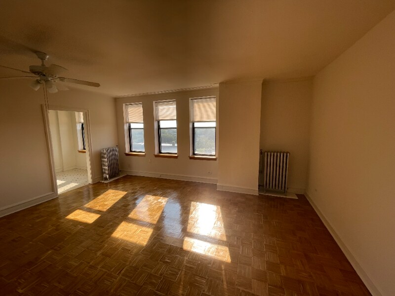 Foto principal - 1263 W Pratt Blvd