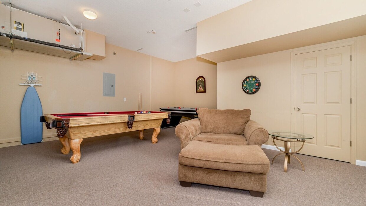 Foto principal - 7719 Comrow St