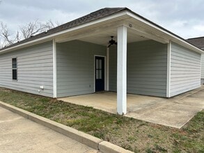 Building Photo - 101 Private Rd 4017