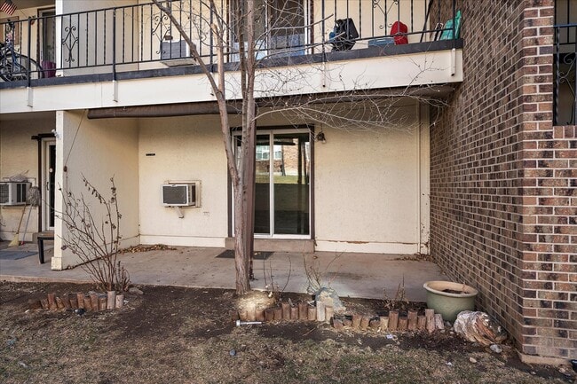 Building Photo - 4569 S Lowell Blvd