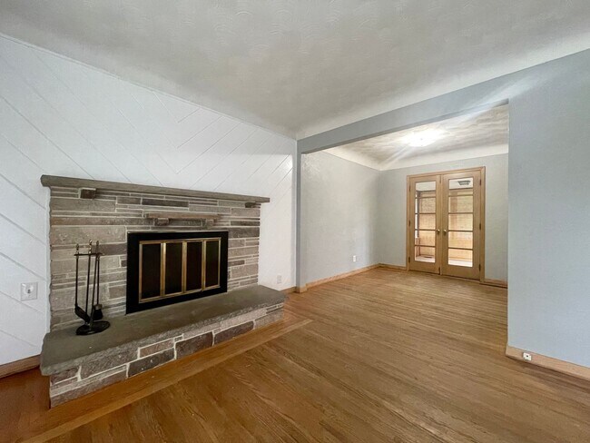 Foto del edificio - Amazing 3 bedroom house in Maplewood.