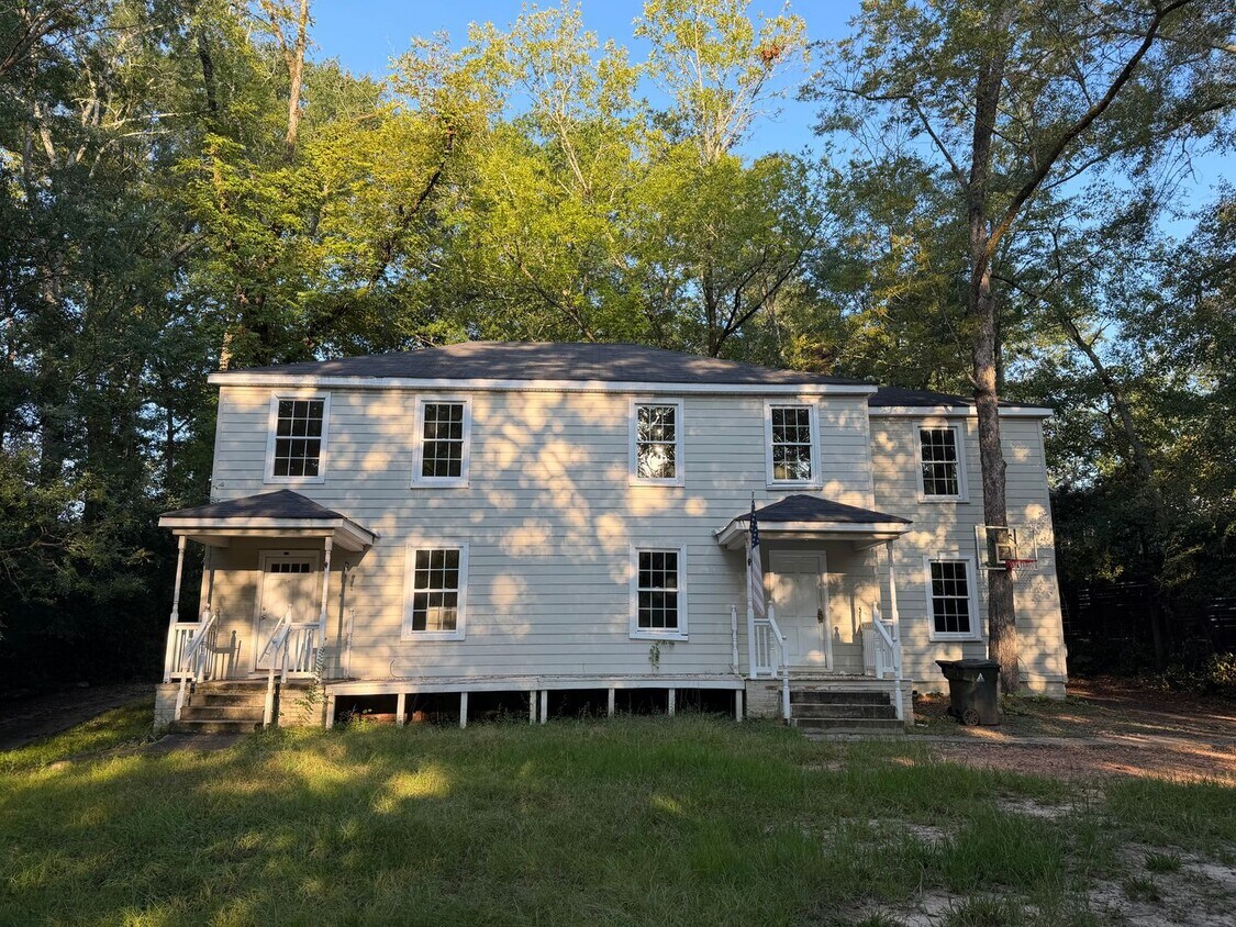 Building Photo - 228 W Chewacla Dr