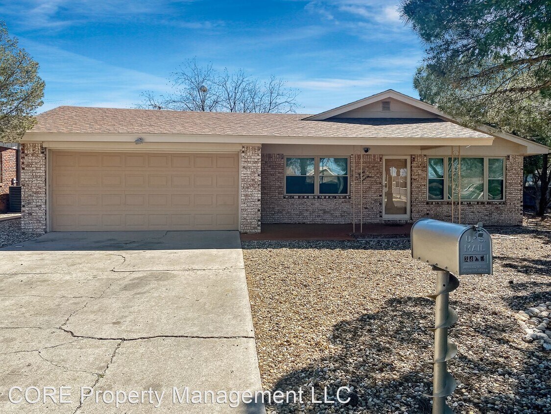 3 br, 2 bath House 2300 North Cielo Drive House for Rent in Hobbs