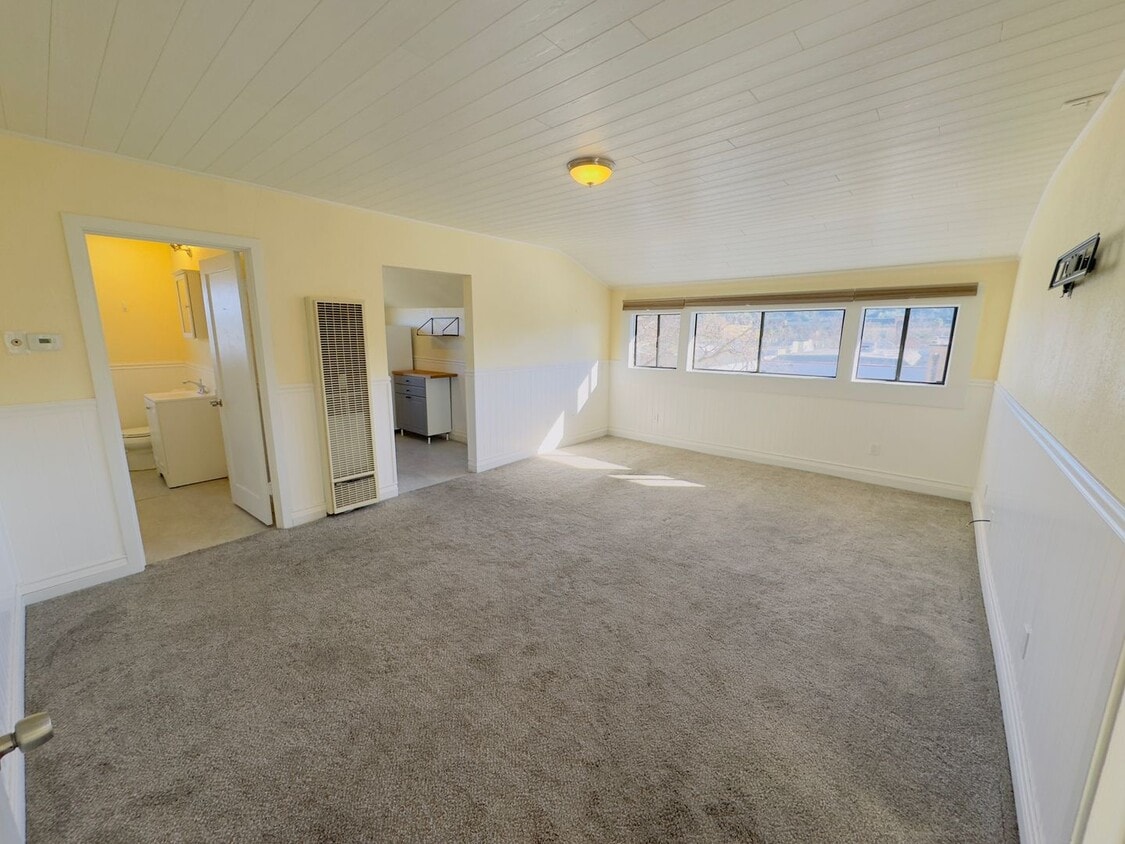 Photo - 830 Fifth Ave (San Rafael, CA)