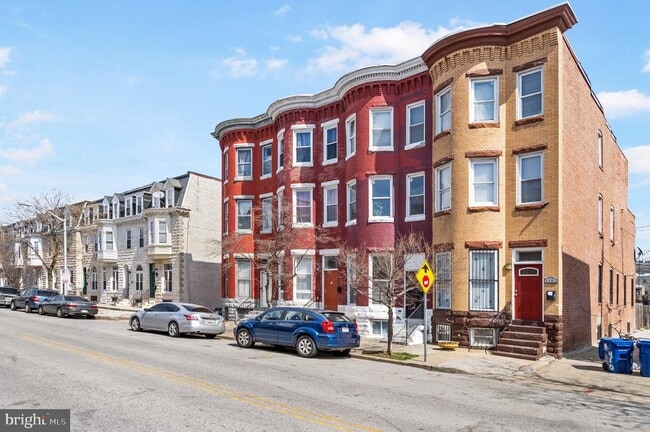 Building Photo - 2201 Barclay St