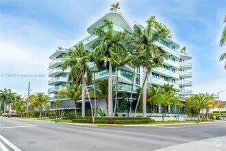 Building Photo - 9901 W Bay Harbor Dr