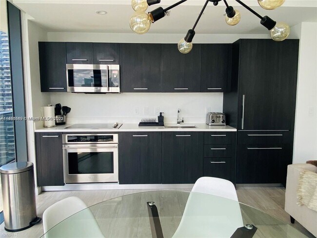 Building Photo - 2 br, 2 bath Condo - 55 SW 9th St Apt 3001
