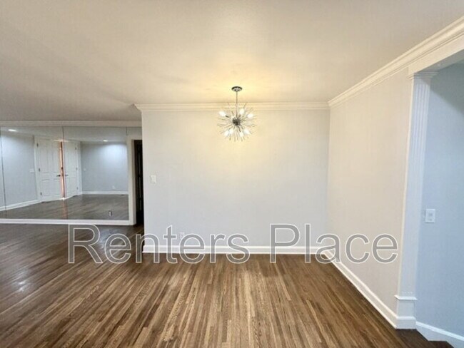 Foto del edificio - 5325 E 17th St