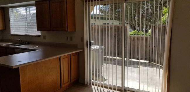 Building Photo - 1440 El Toro #4
