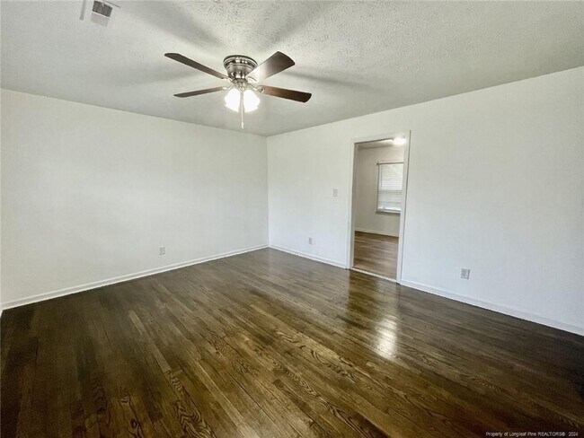 Building Photo - 2816 E Cramer Dr