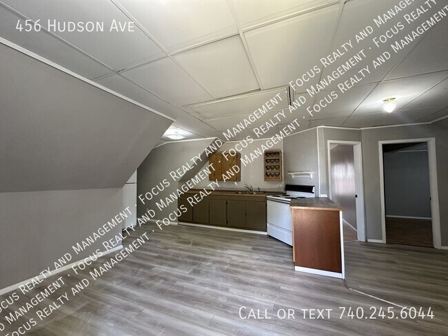 Foto del edificio - 456 Hudson Ave