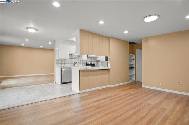 Foto del edificio - 1043 Bonner Ave